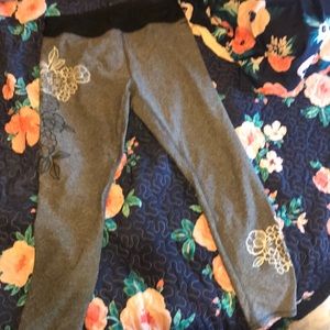 Gray leggings with silver printed floral design